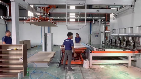 購入 メラミンの家具板 laminated MDF HDF PB ホットプレスラミネート機 15KW online manufacture