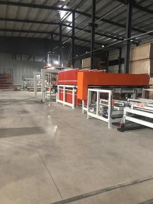 工業用精密 20000kN ラミネート 床 製造ライン 短サイクル 熱圧